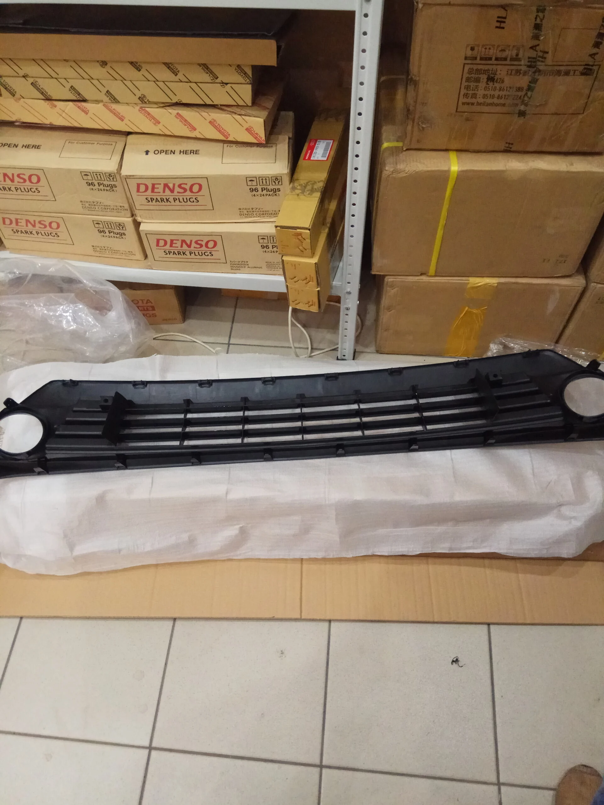Решетка в бампер TOYOTA PRIUS 2009-2015 ZVW30 53102-47020