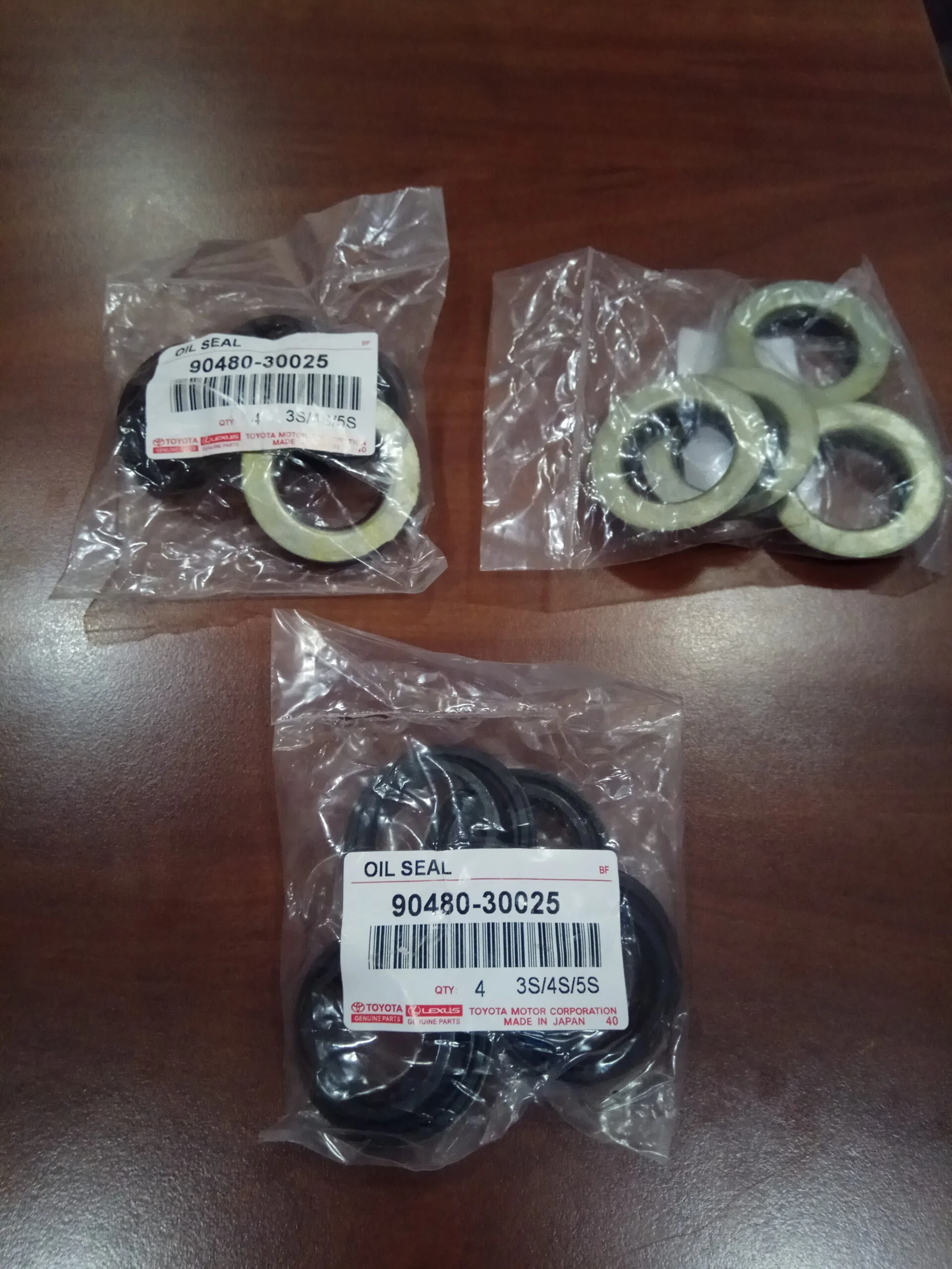 Сальник свечного колодца Toyota 3S-FE 4SFE 5SFE 90480-30025