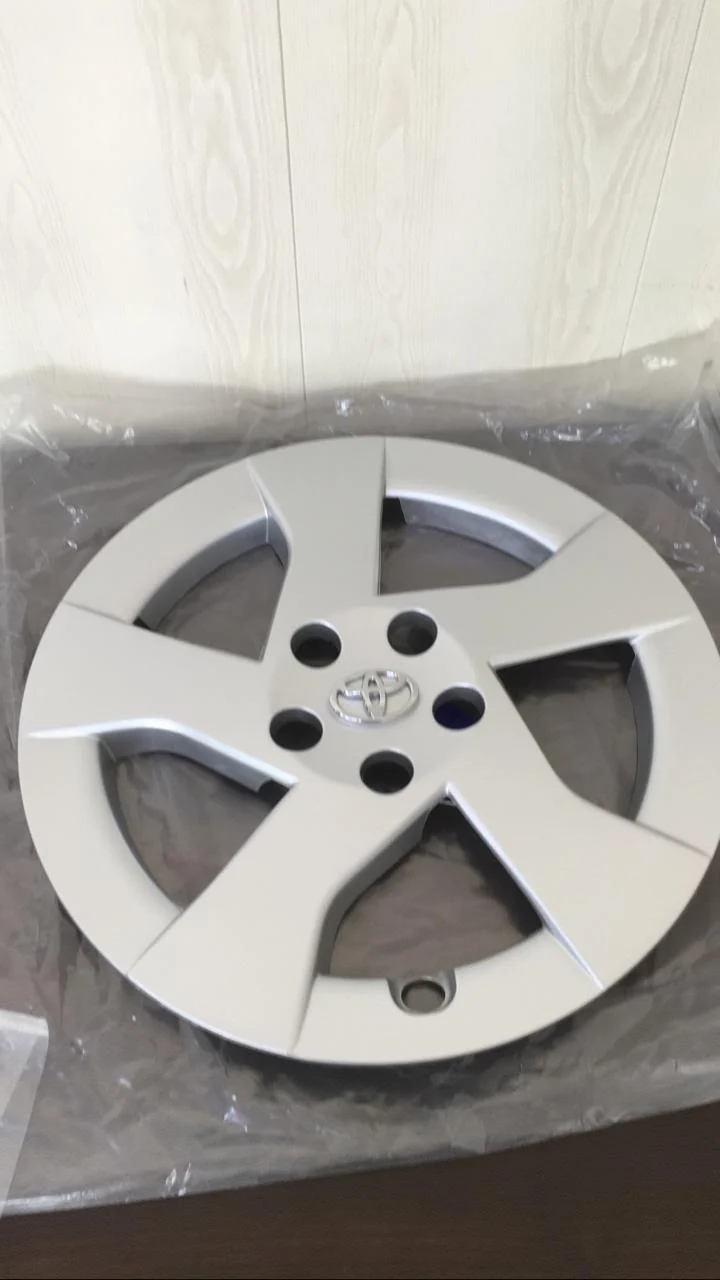 Колпак колеса R15 TOYOTA PRIUS ZVW30 42602-47070 42602-47110