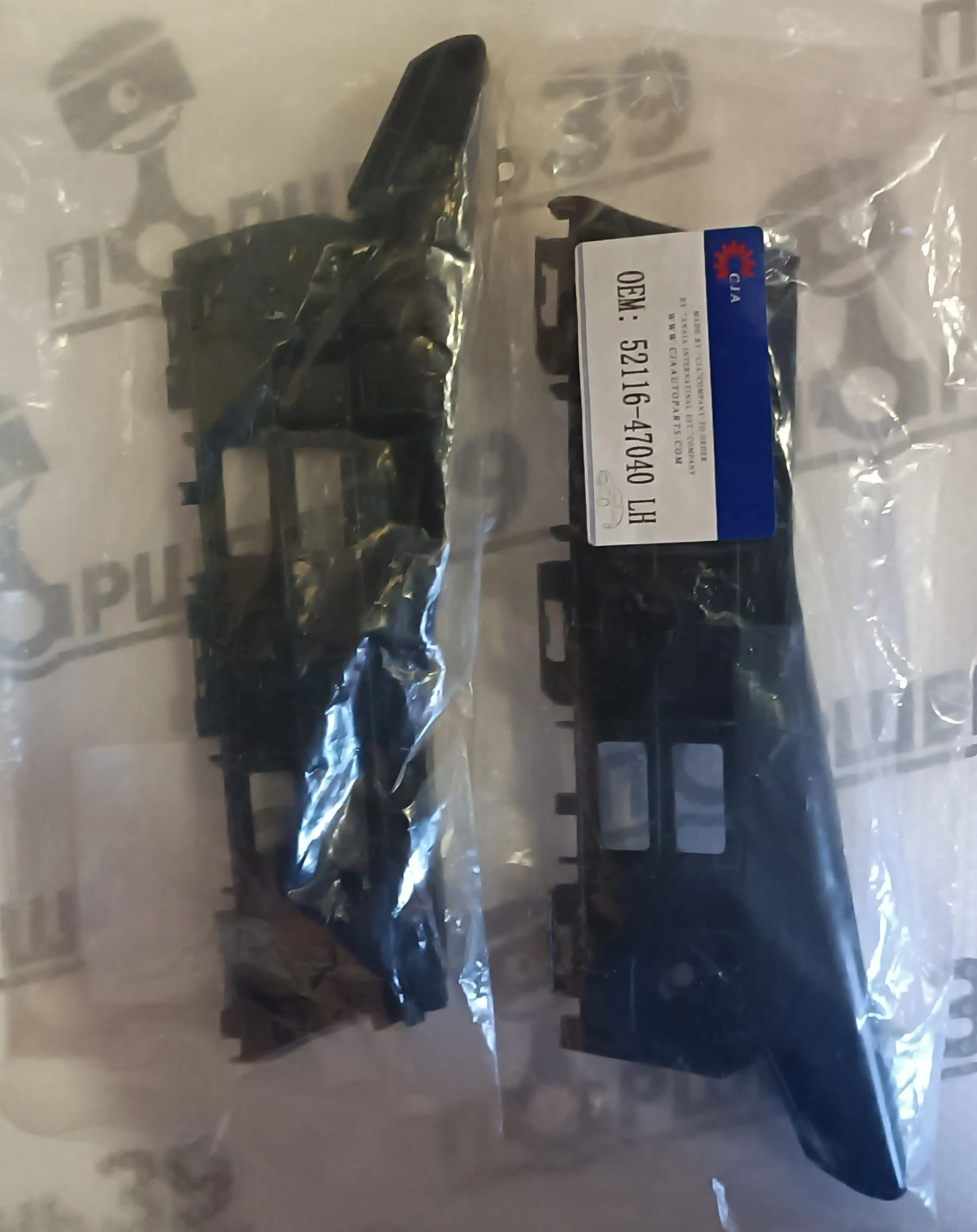 Кранштейн Бампера переднего левая TOYOTA PRIUS 30 2009- 52116-47040