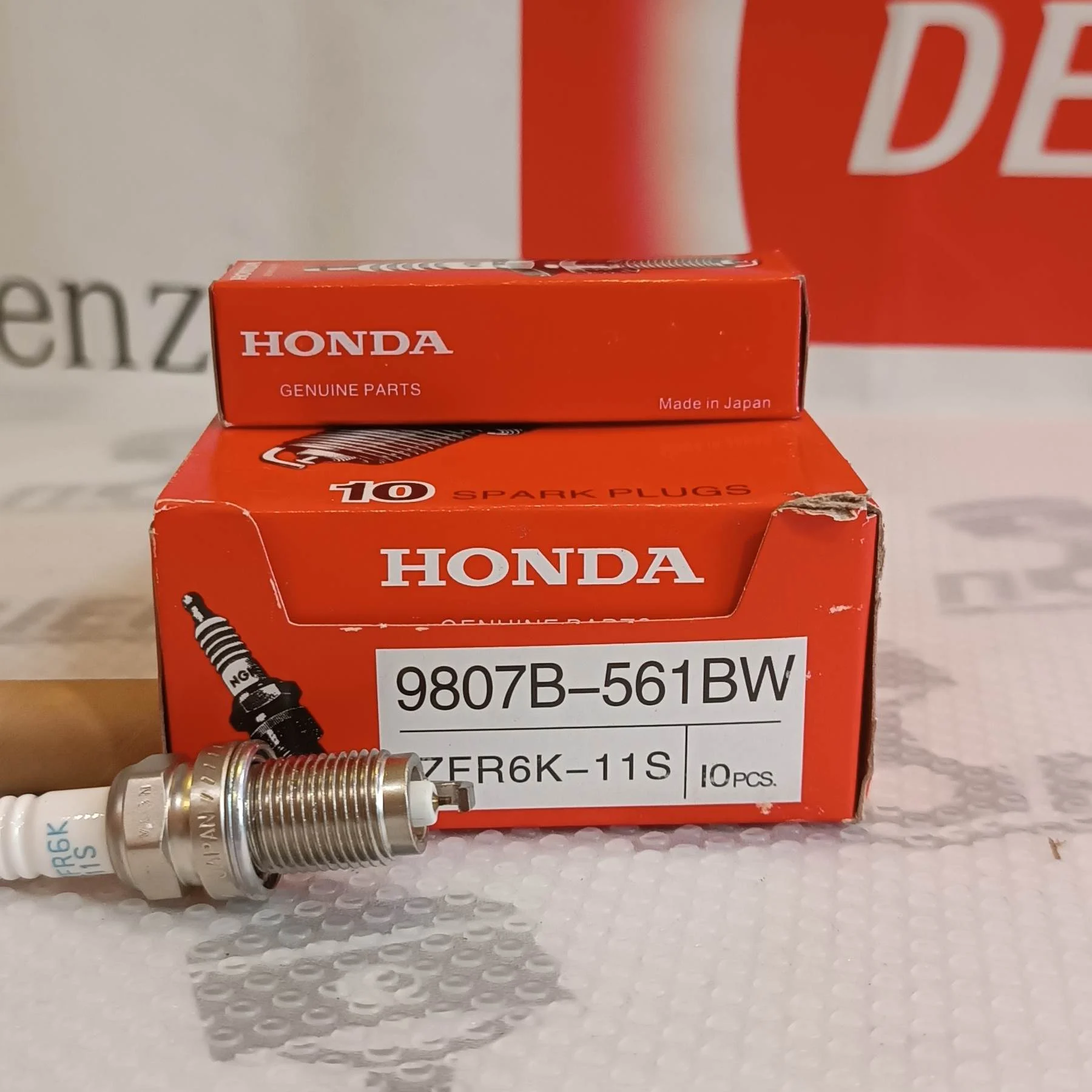 Свеча зажигания HONDA IZFR6K-11S 9807B-561BW R20A K24A K20Z