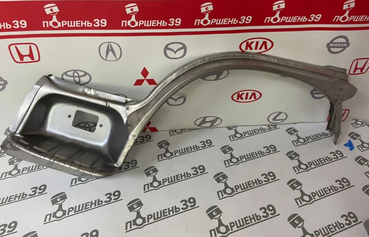 Арка-порог левая передняя Toyota HIACE LH119 61414-95J01 61414-26010