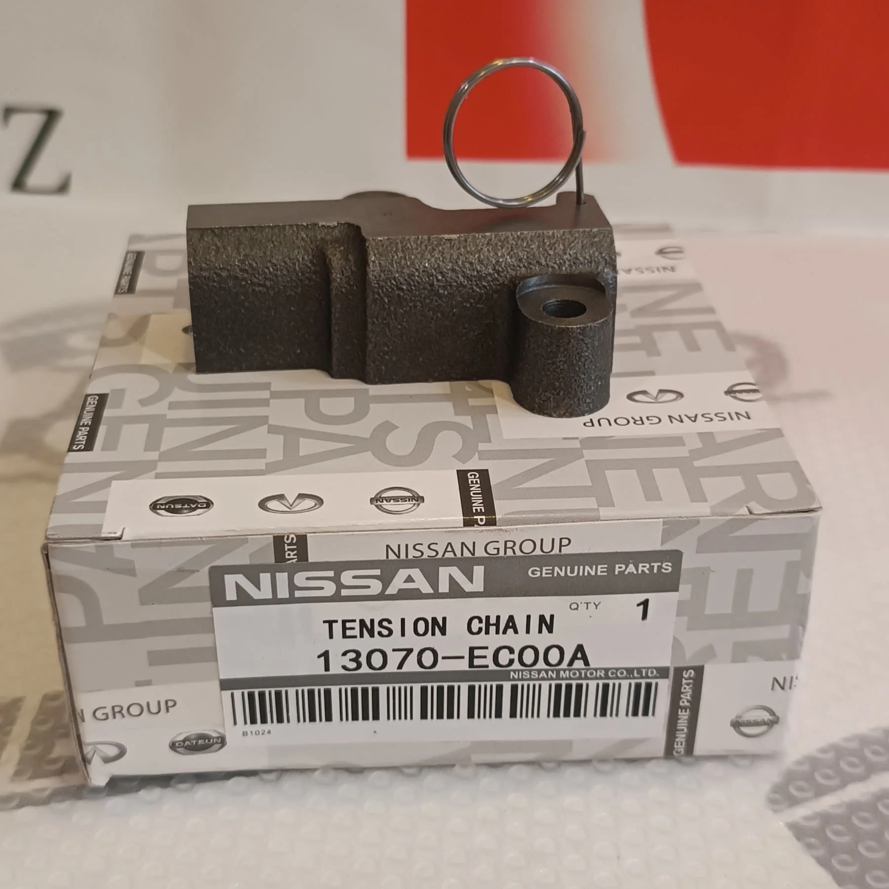 Натяжитель цепи ГРМ Nissan YD25 YD22 13070-EC00A